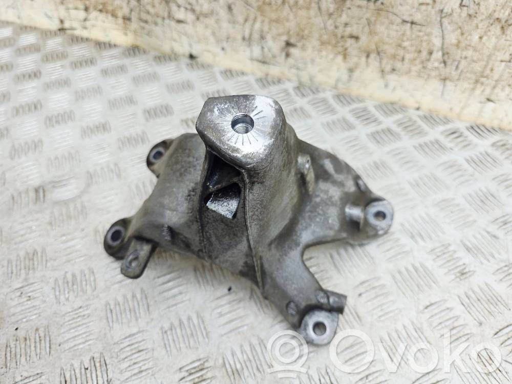 Audi A5 Sportback 8TA Engine mounting bracket 