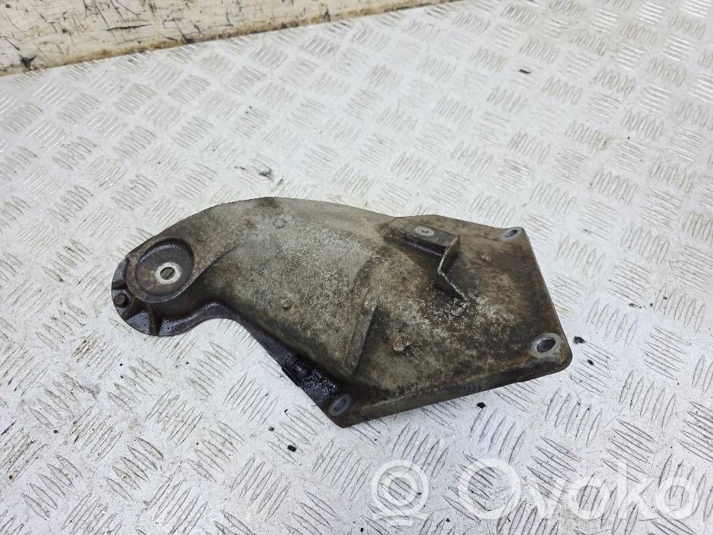 BMW X5 E53 Engine mounting bracket 