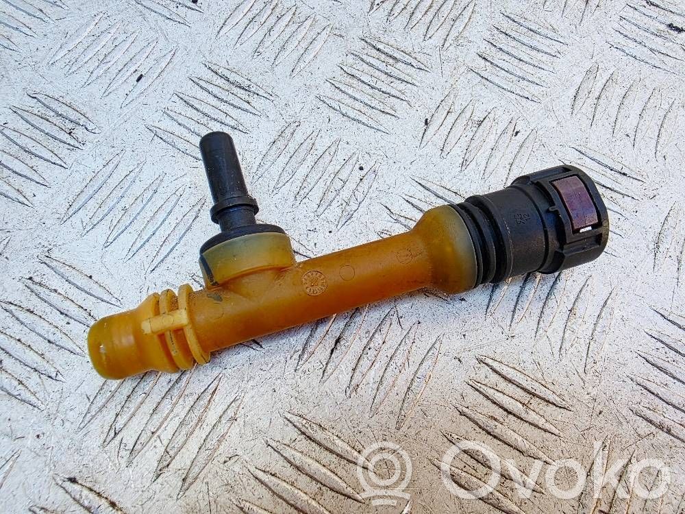 Volvo V40 Engine coolant pipe/hose 
