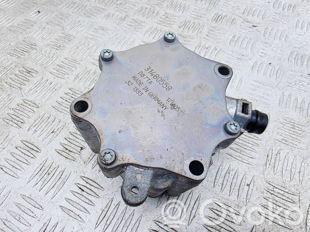 Volvo V40 Vacuum pump 