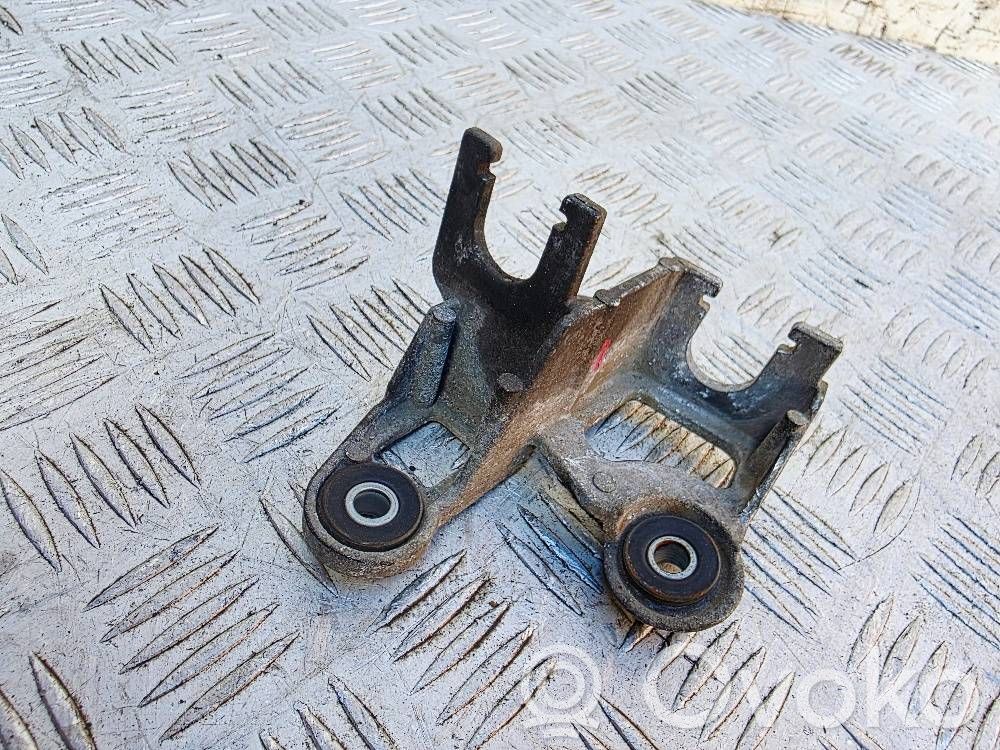 Gear shift cable bracket   SK1,SK1C1