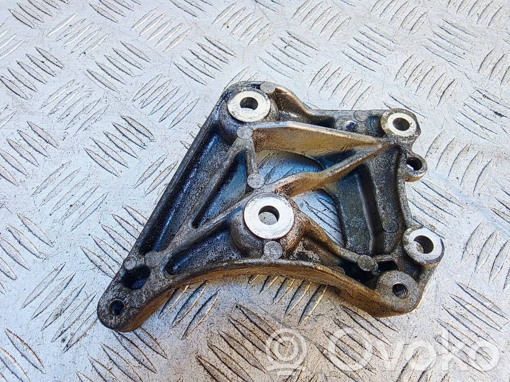 A/C compressor mount bracket   V754891480,7548914