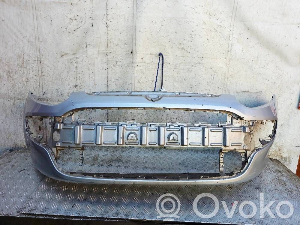 Fiat Punto Evo Parachoques delantero 