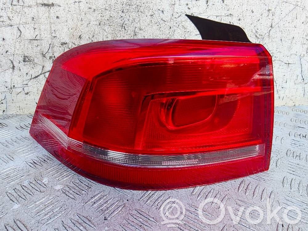 Volkswagen PASSAT B7 Lampa tylna 