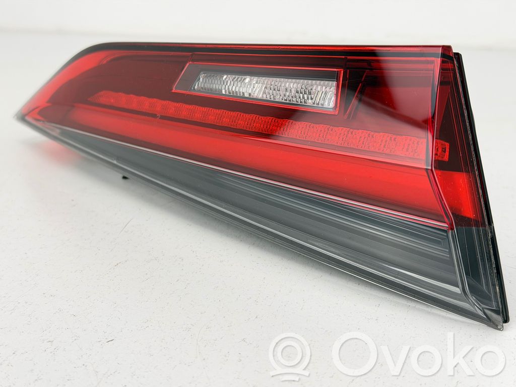 BMW i4 Tailgate rear/tail lights 