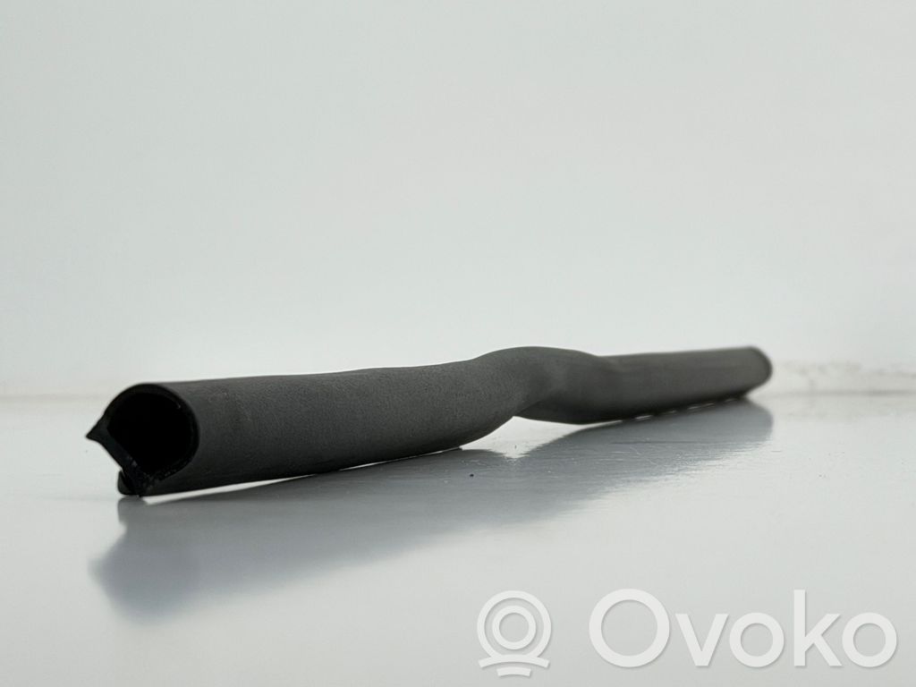 Engine compartment rubber   5G0823707