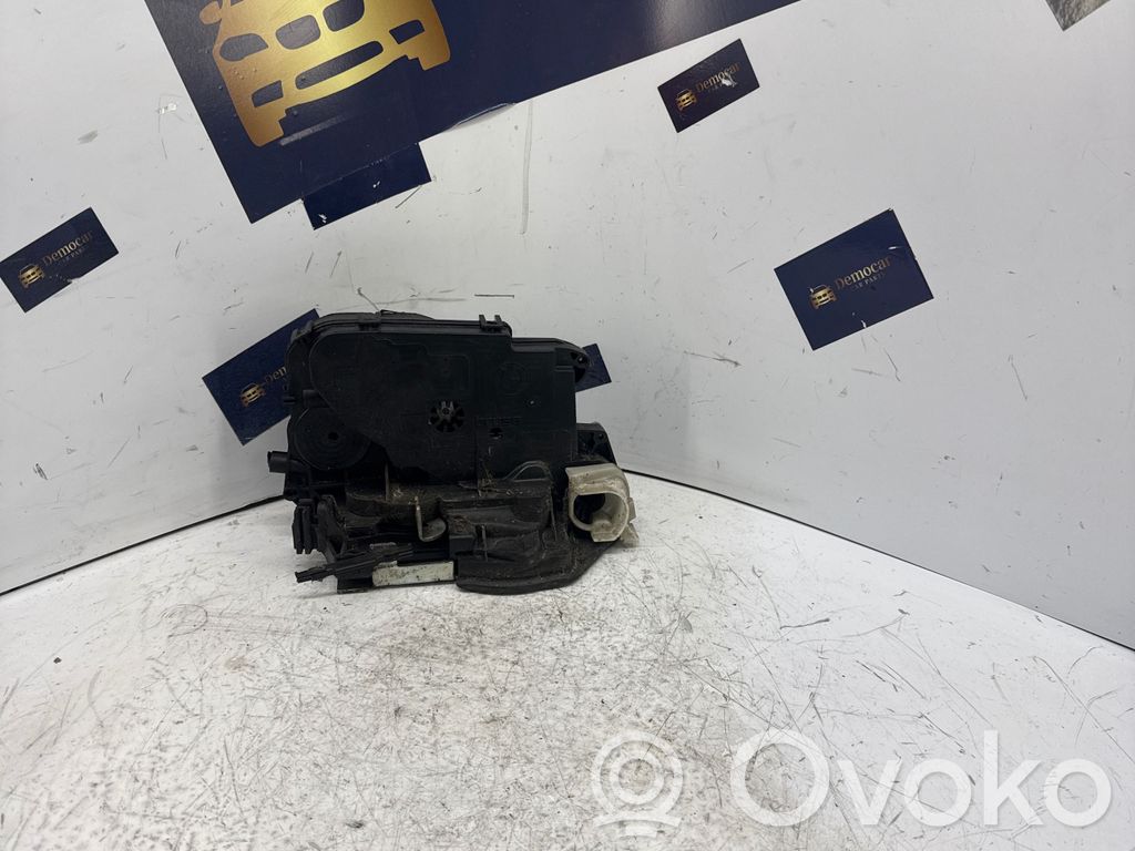 BMW 3 E90 E91 Priekšpusē slēdzene 