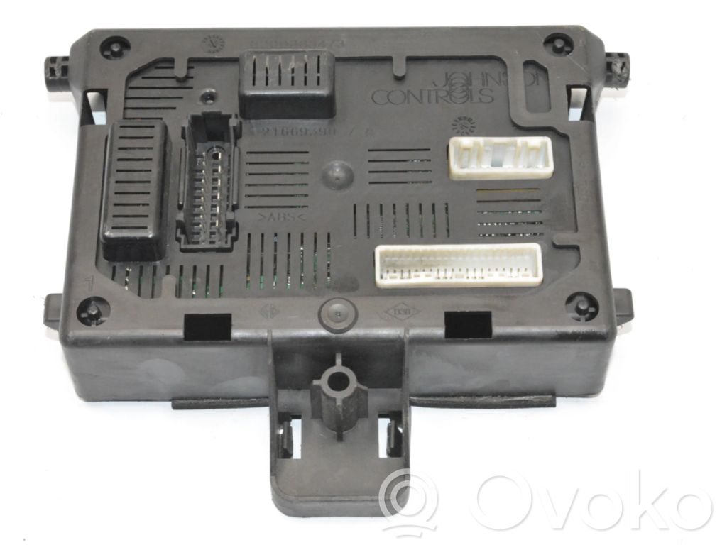 Muut ohjainlaitteet/moduulit   8200383473