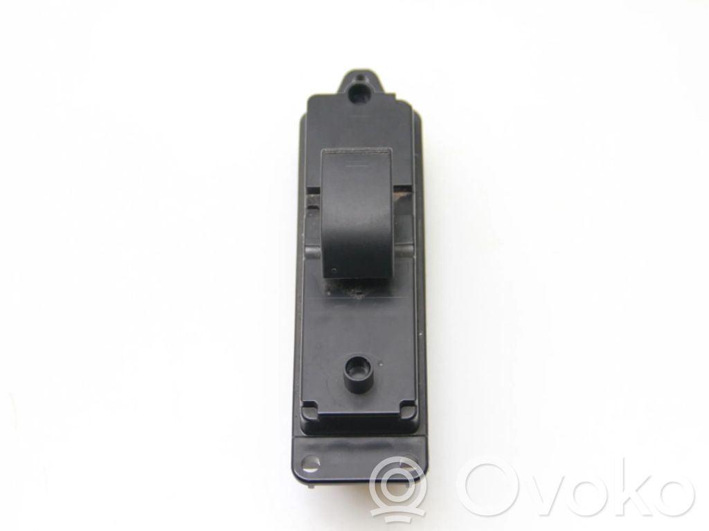 Electric window control switch   GS1D66370