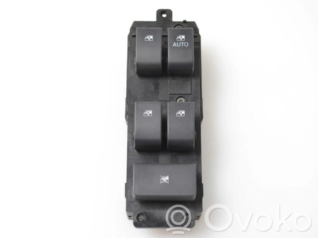 Chevrolet Captiva Electric window control switch 