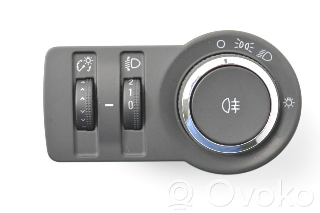 Opel Astra J Light switch 
