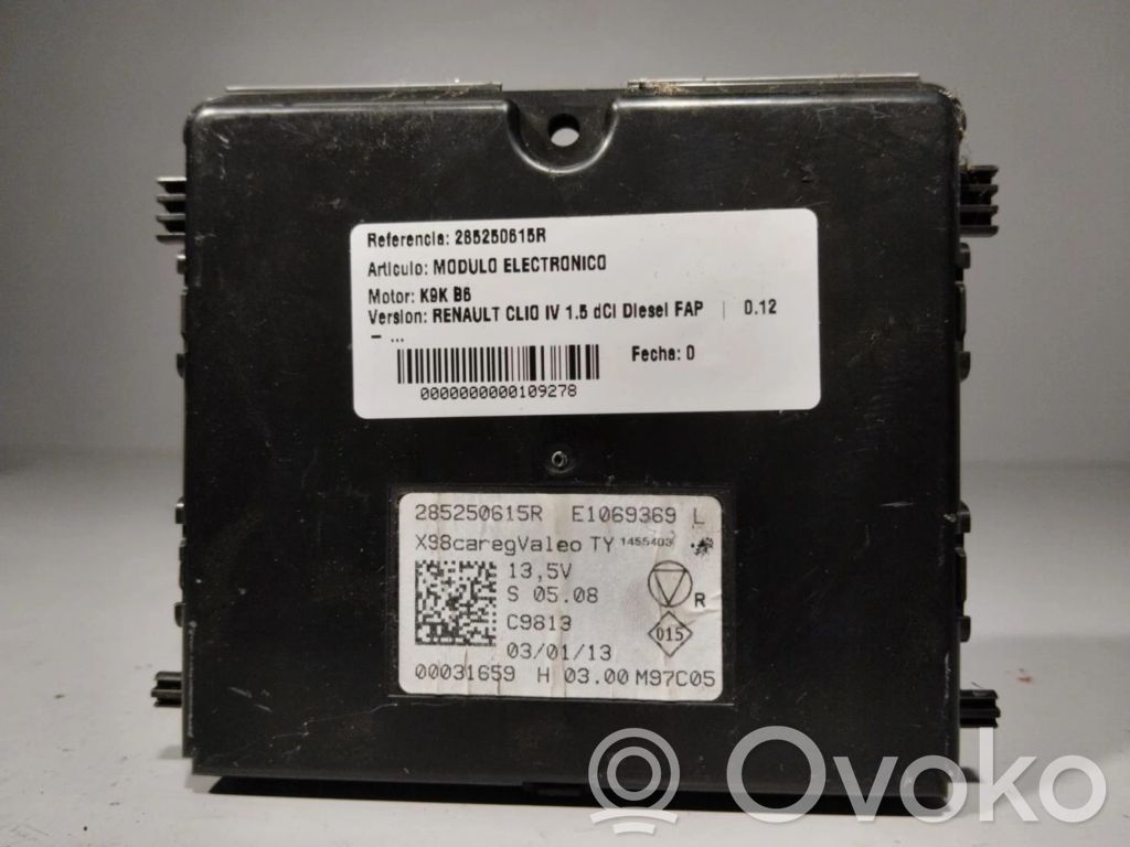 Renault Clio III Engine control unit/module 