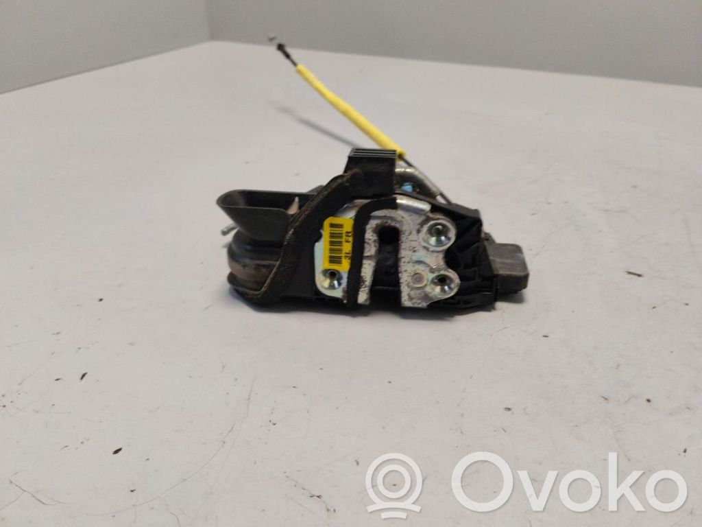 Front door lock   81320