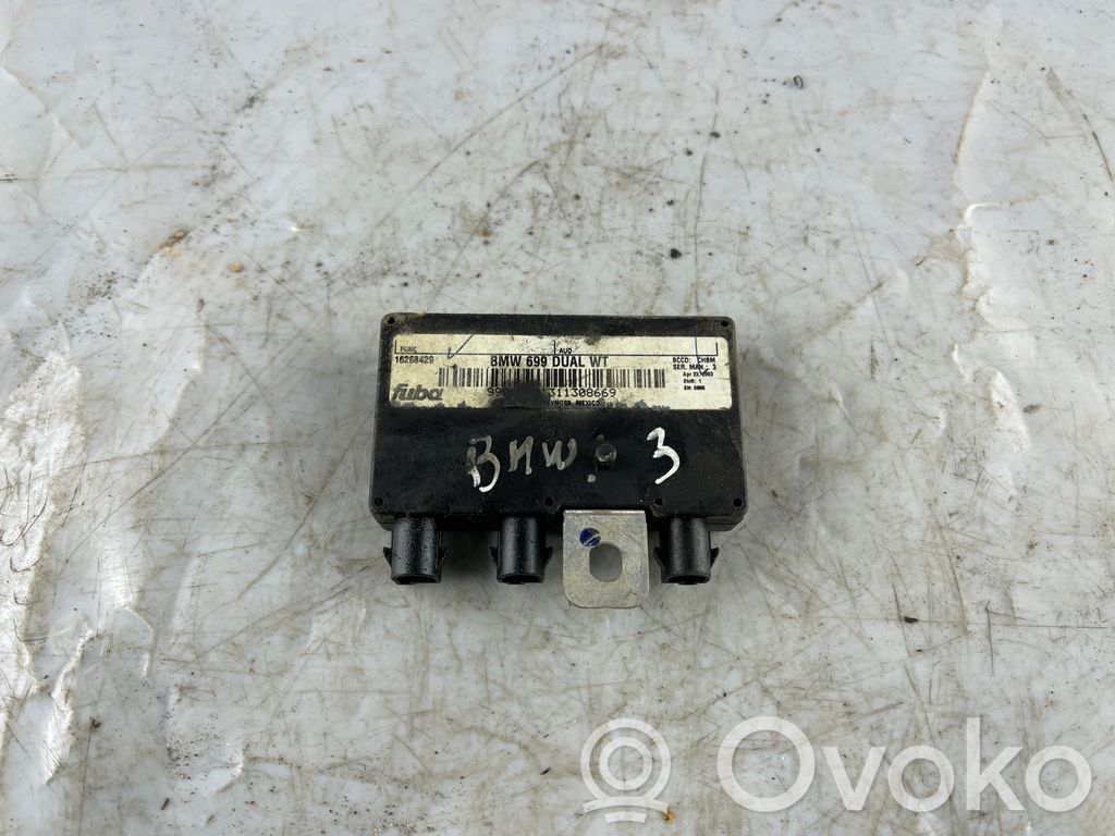 BMW 3 E46 Antenos stiprintuvas 