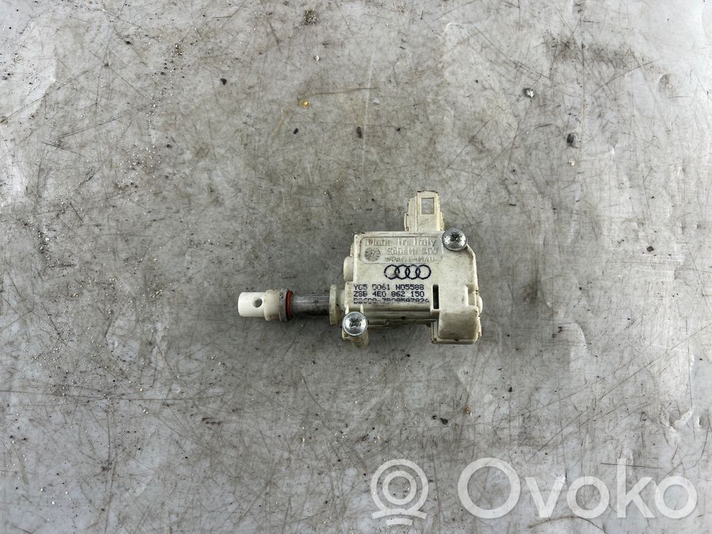 Audi A8 S8 D3 4E Fuel tank cap lock motor 