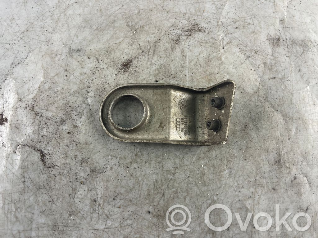 Audi A8 S8 D3 4E Soporte de montaje de la manguera del intercooler 