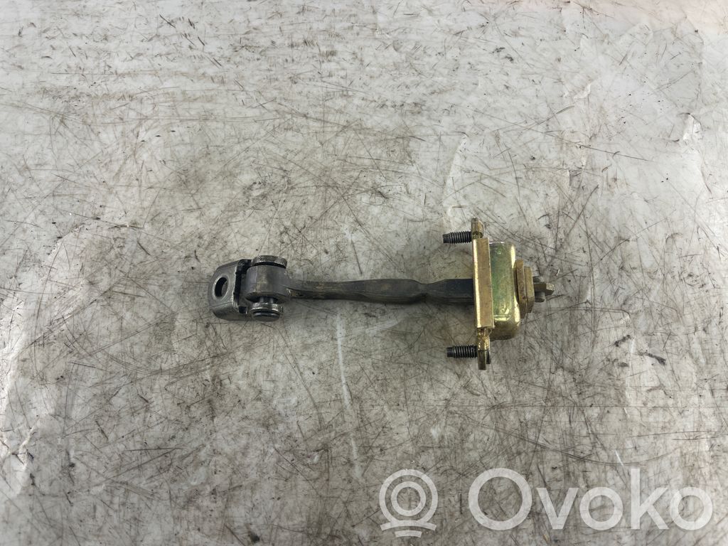 Ford Fiesta Etuoven pidätin 
