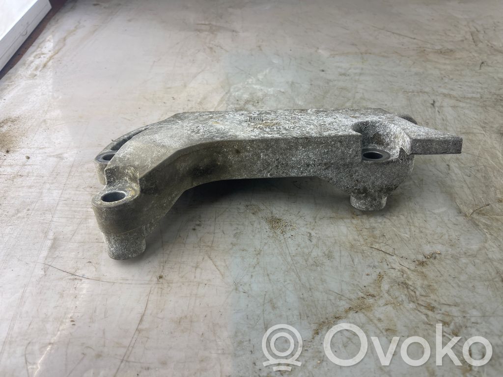 Opel Vectra C Engine mounting bracket 