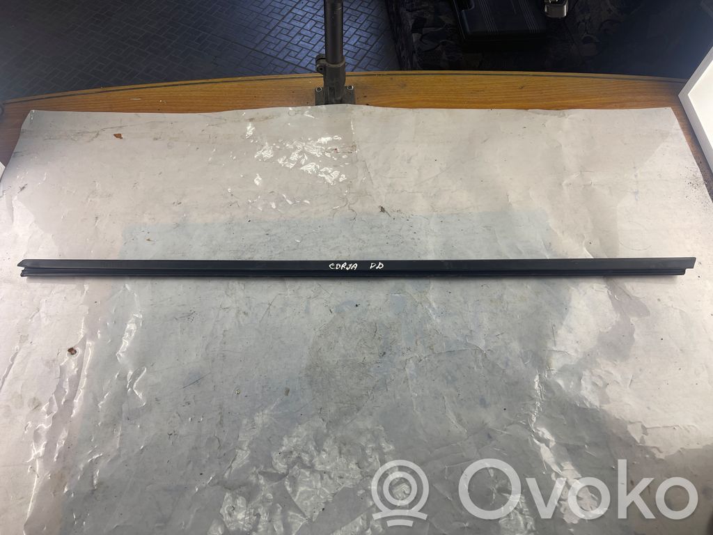 Opel Corsa D Front door glass trim molding 
