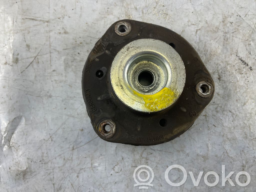 Volkswagen Polo IV 9N3 Górne mocowanie amortyzatora przedniego 