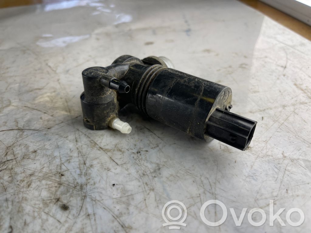 Ford Fiesta Windscreen/windshield washer pump 