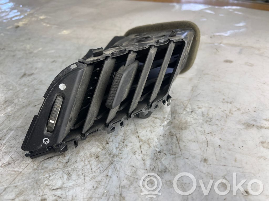 Ford Fiesta Rejilla de ventilación central del panel 