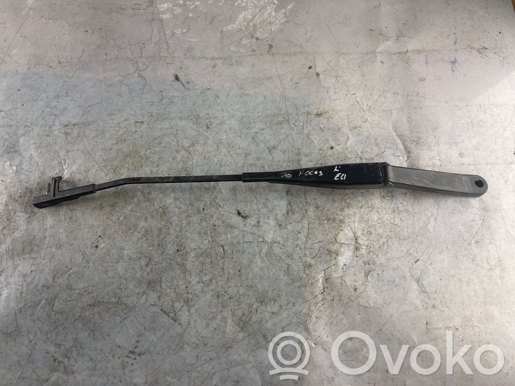 Front wiper blade arm   4M5117526AB