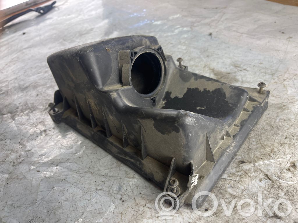 Ford Focus Air filter box cover 
