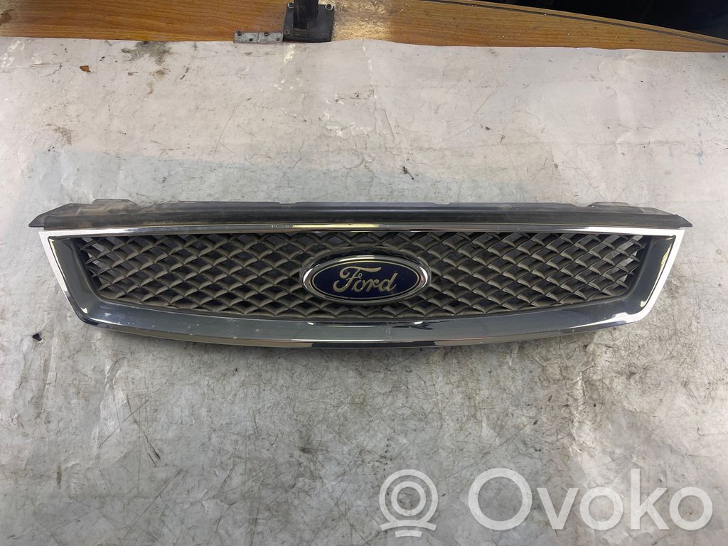 Ford Focus Augšējais režģis 
