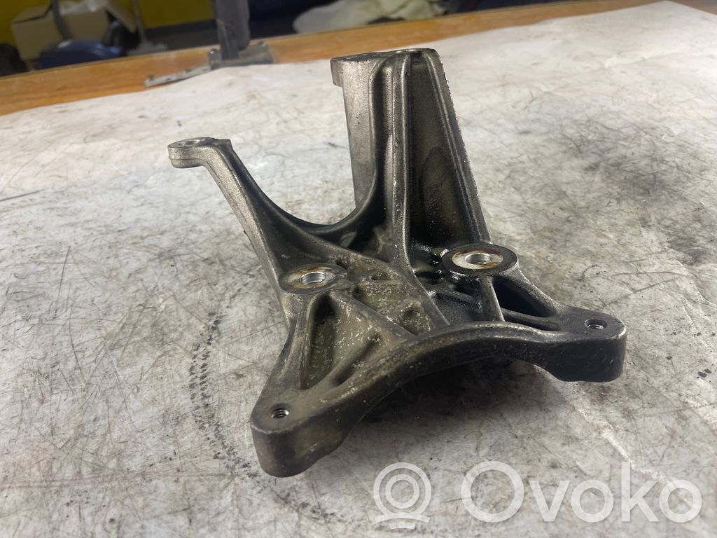 Jeep Cherokee IV KK Engine mounting bracket 