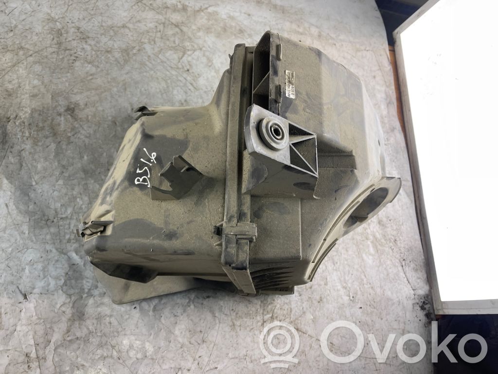 Volkswagen PASSAT B5 Luftfilterkasten 