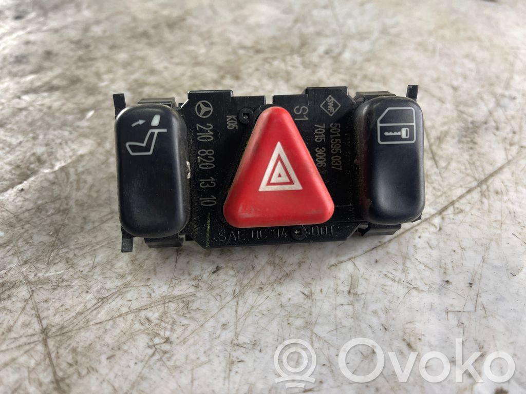 Mercedes-Benz E W210 Hazard light switch 