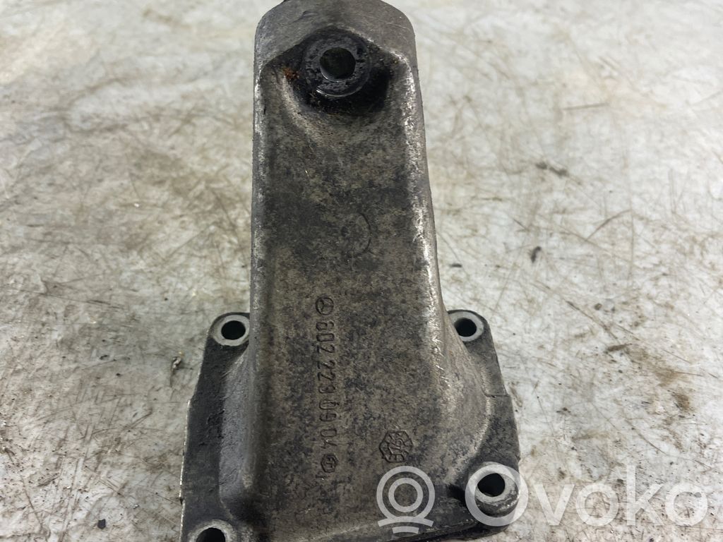Mercedes-Benz E W210 Engine mounting bracket 