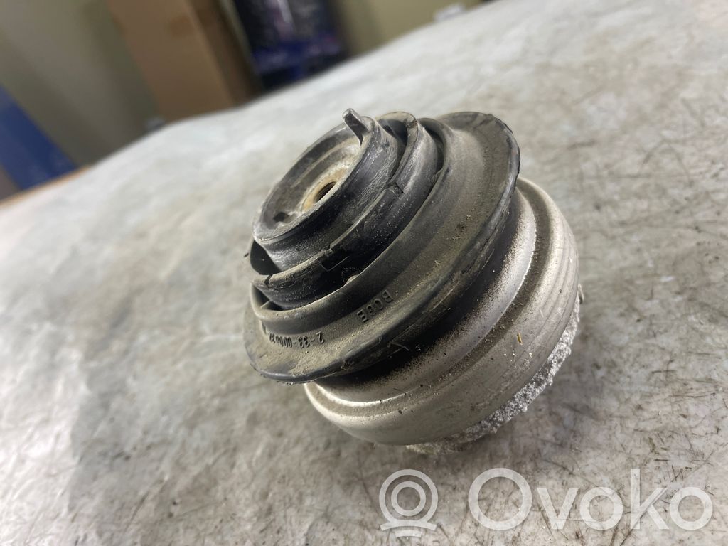 Mercedes-Benz S W221 Engine mount bracket 