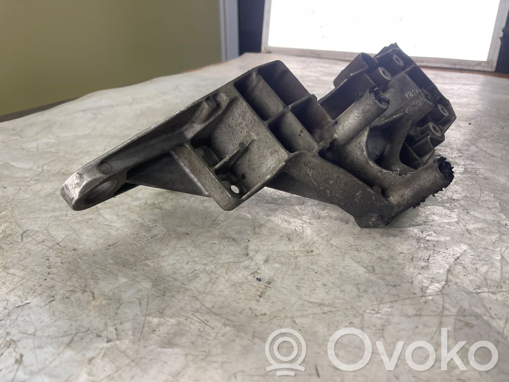 Volvo V70 A/C compressor mount bracket 