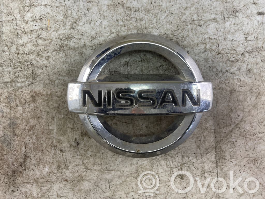 Nissan Navara D40 Mostrina con logo/emblema della casa automobilistica 