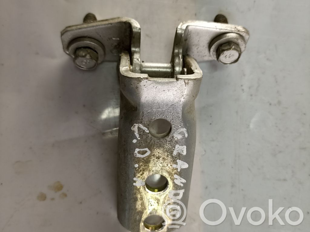 Mitsubishi Grandis Rear door lower hinge 