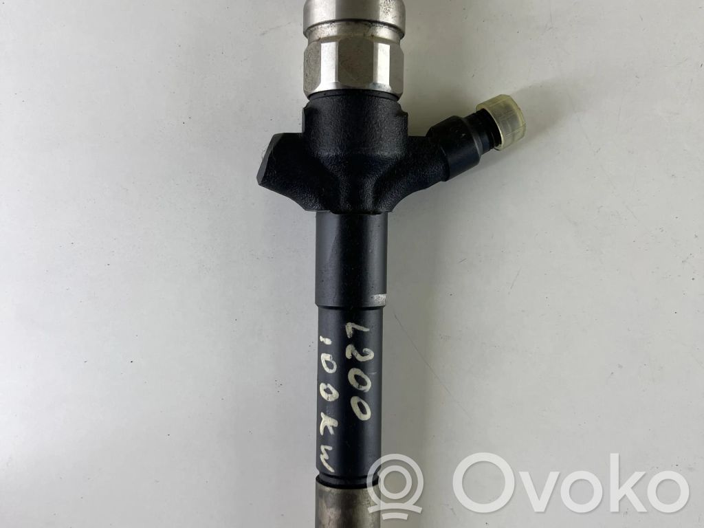 Mitsubishi L200 Inyector de combustible 