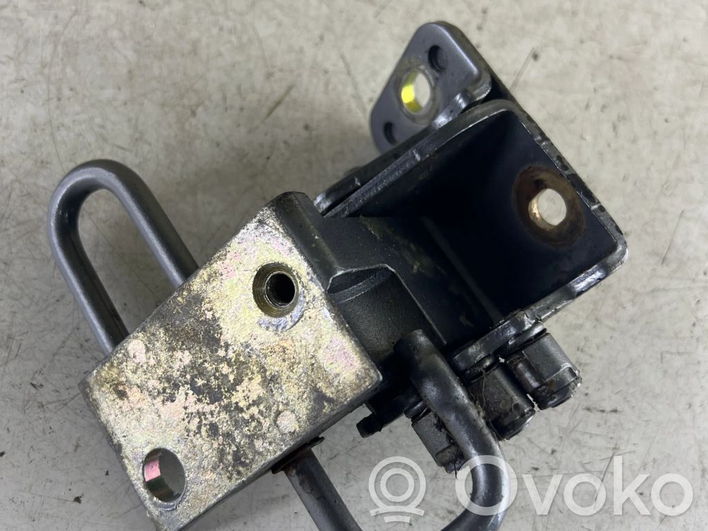 Zawias dolny drzwi przednich   7L0881412