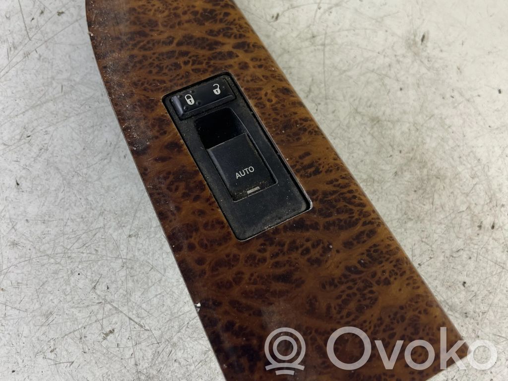 Jeep Grand Cherokee (WK) Electric window control switch 