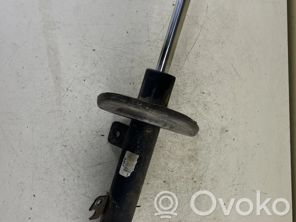 Peugeot 207 Front shock absorber/damper 