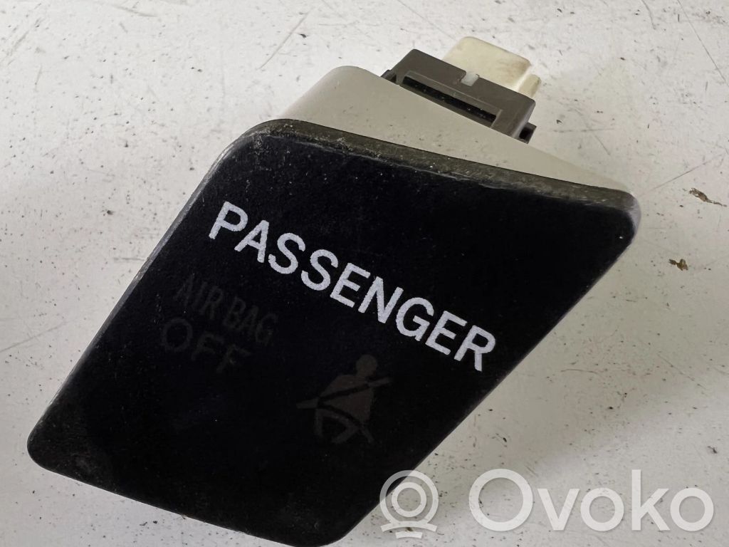 Toyota Yaris Interruptor de encendido/apagado del airbag de pasajero 