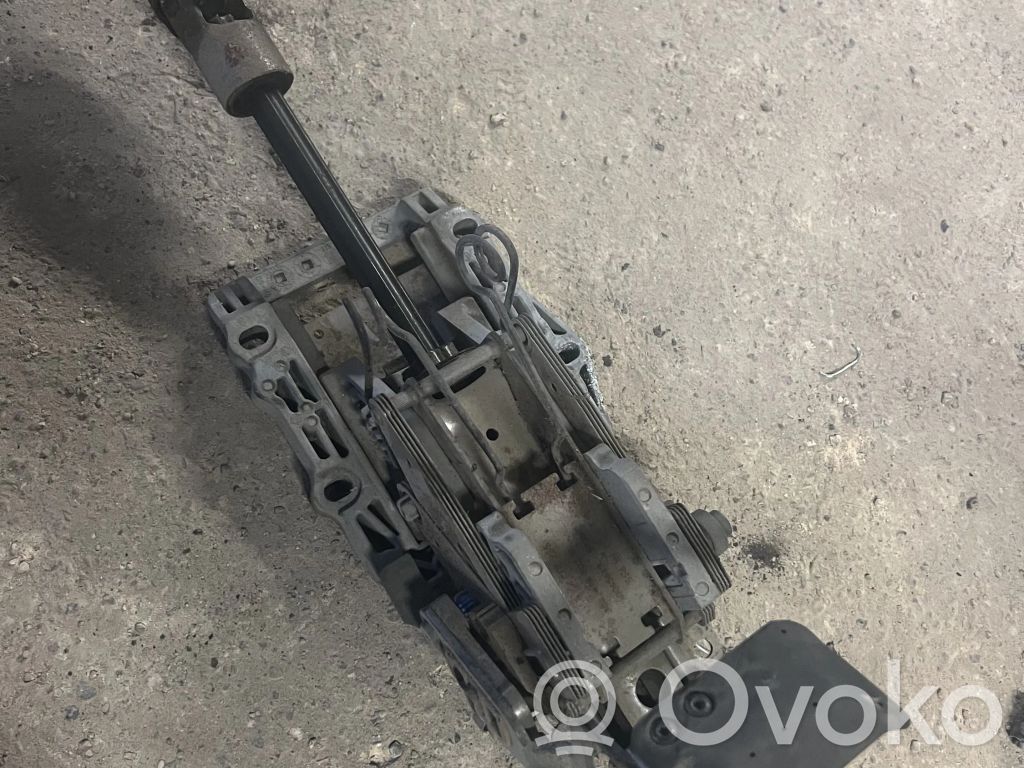 Audi A6 S6 C5 4B Ohjauspyörän akseli 