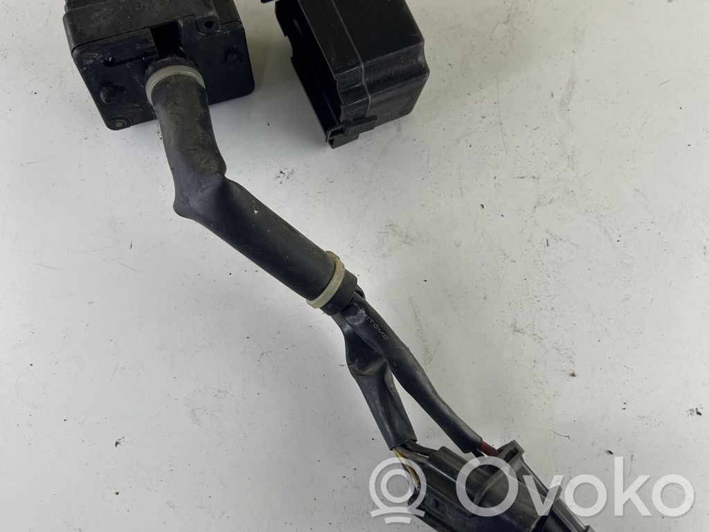 Mitsubishi Pajero Bloque de montaje de relé 