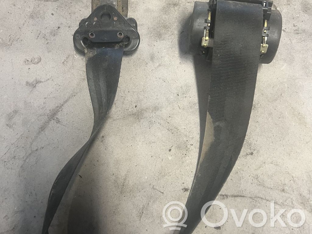 Peugeot 1007 Cinturón trasero 