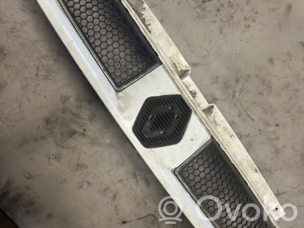 Renault Trafic II (X83) Front bumper upper radiator grill 
