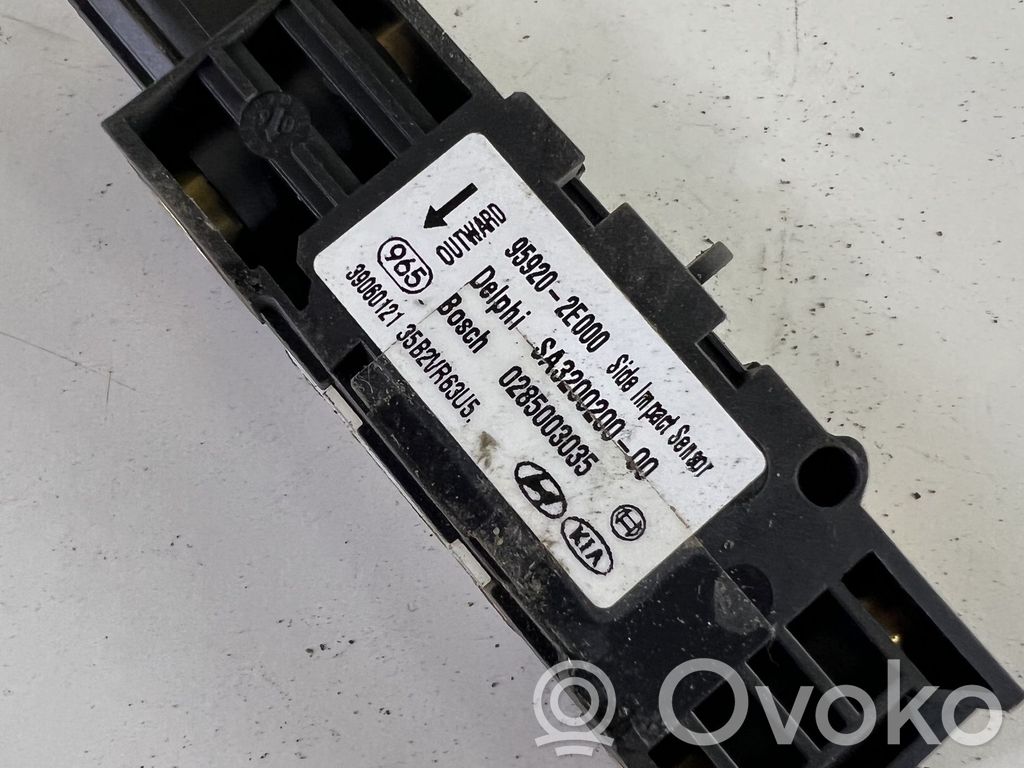 Hyundai Tucson JM Airbagsensor Crashsensor Drucksensor 