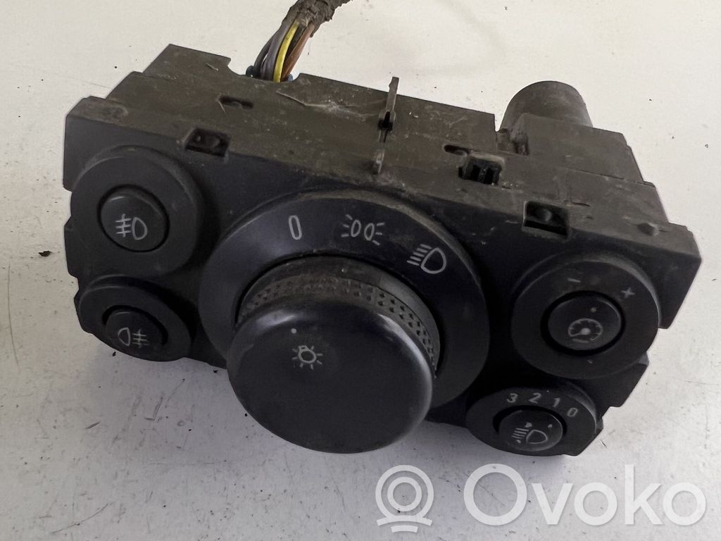 Opel Astra H Light switch 