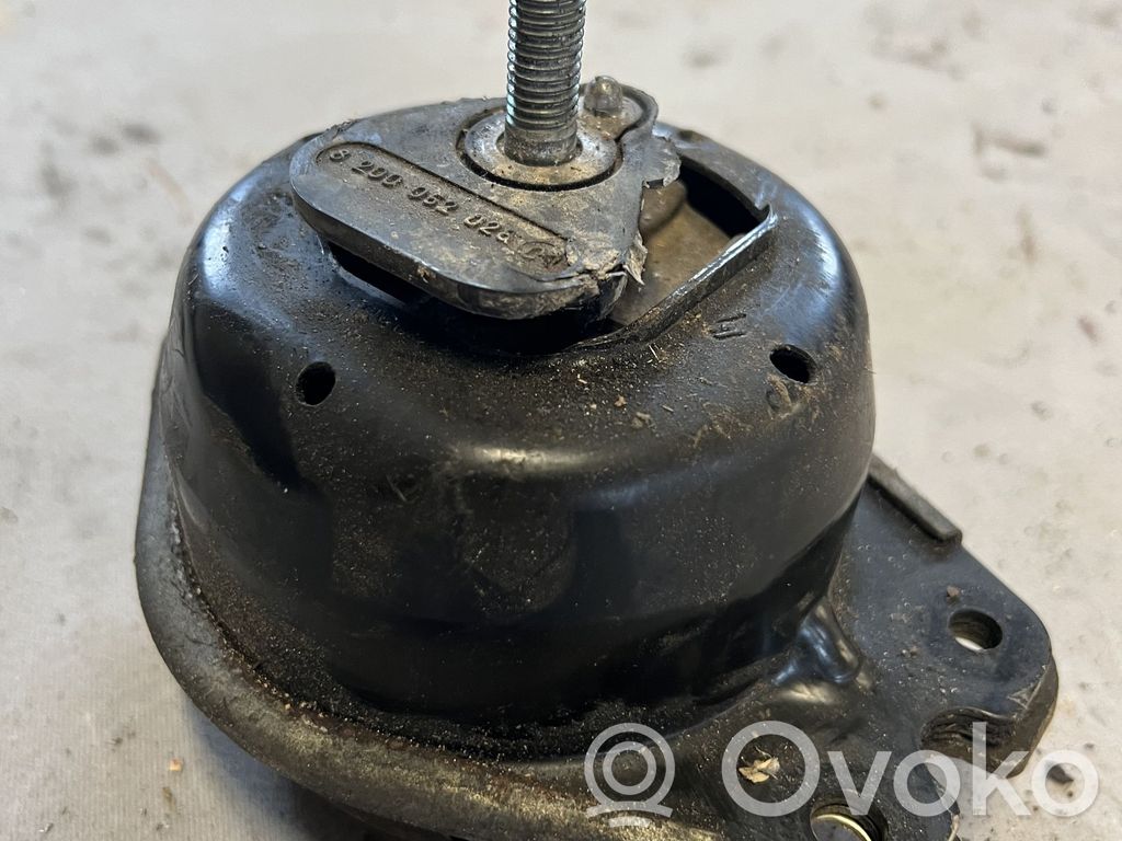 Renault Vel Satis Supporto di montaggio del motore 