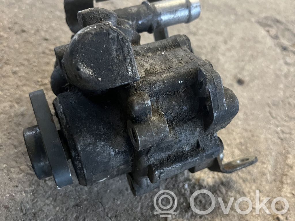 Peugeot 607 Ohjaustehostimen pumppu 